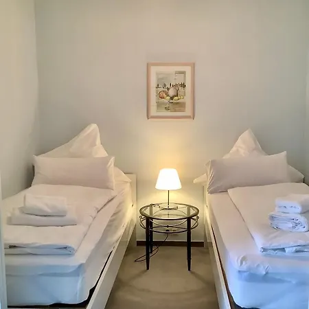 Residenz Am Hang 213 *